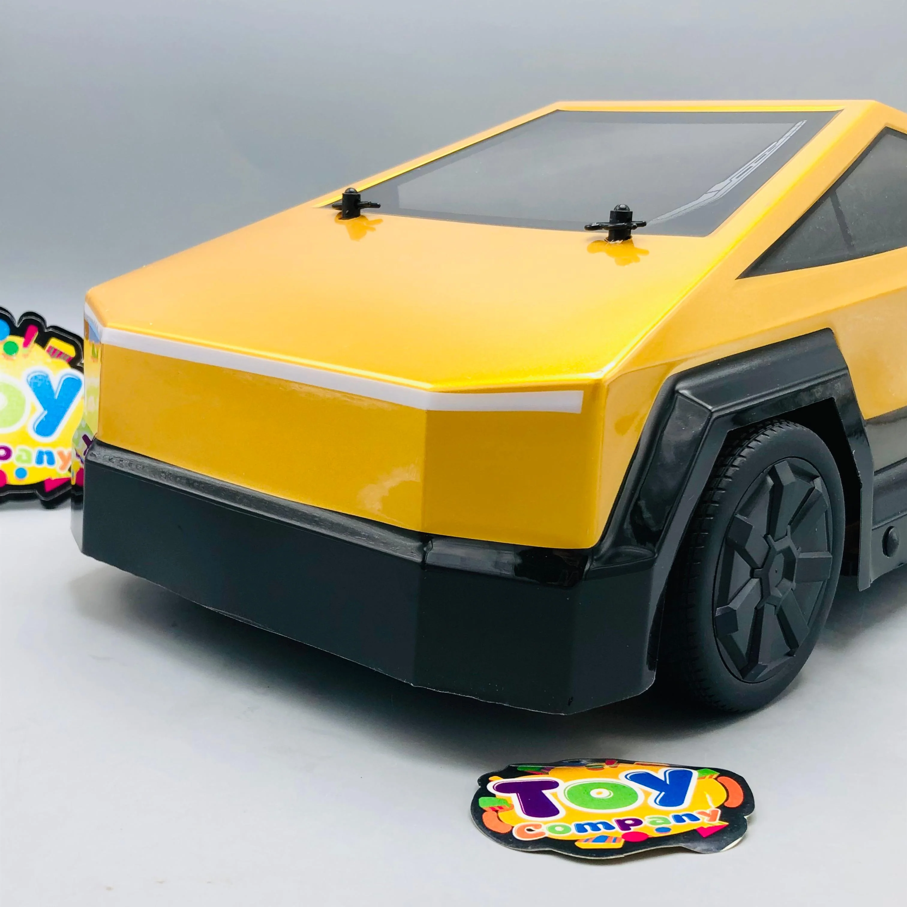 1:10 RC 2.4GHz Tesla Cyber-Truck Model - Image 5