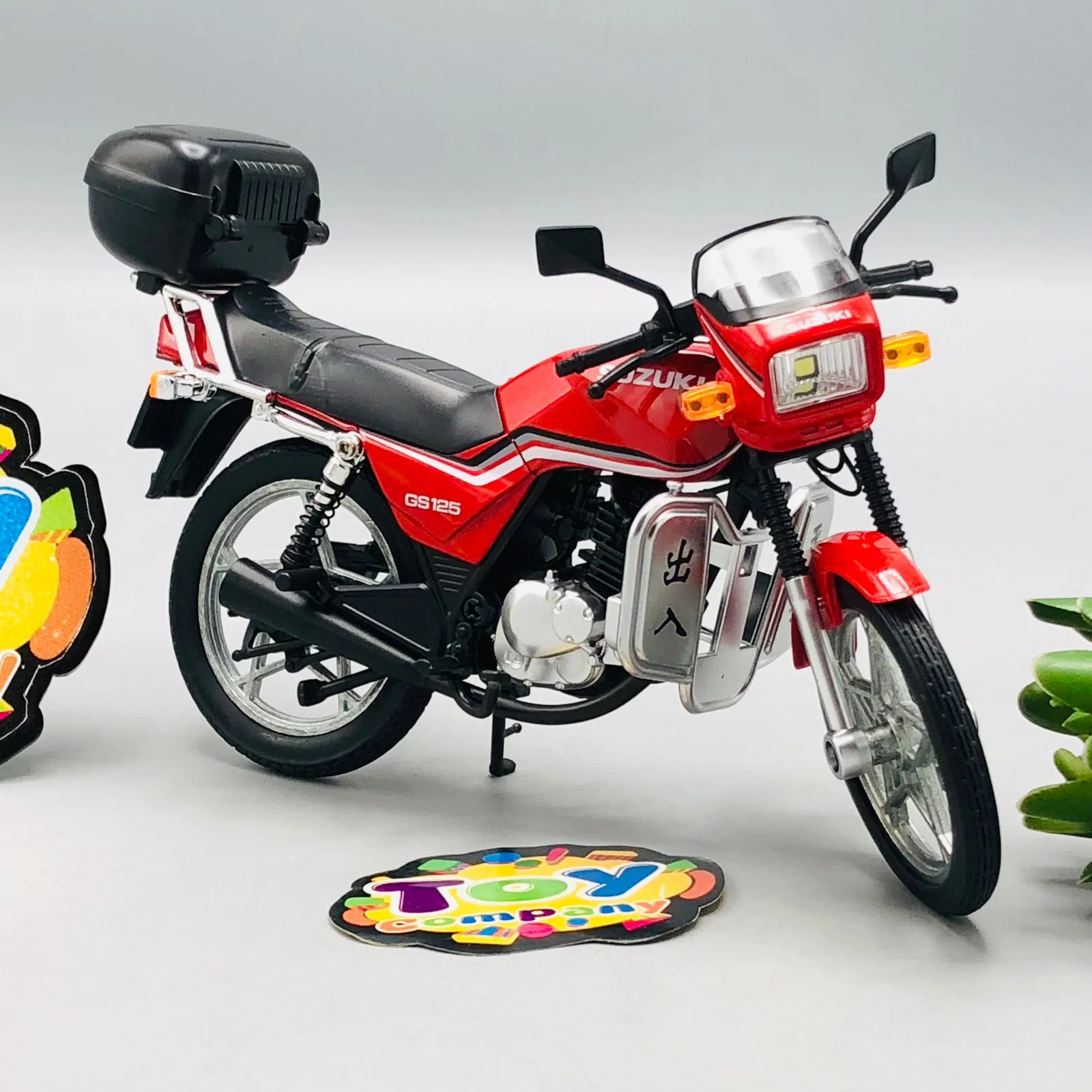 1:12 Diecast Suzuki GS125 Model Bike - Image 7