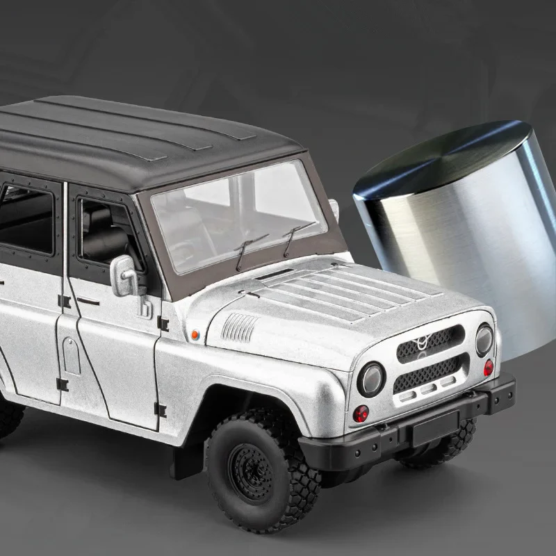 1:18 Diecast Russia UAZ Hunter SUV Model - Image 5