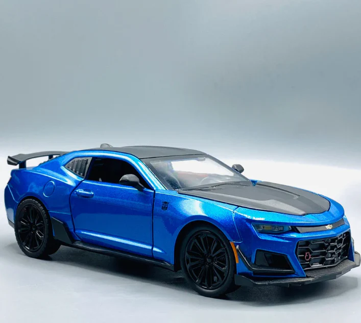 1:24 Diecast Chevrolet Camaro Model Car With Smoke - Image 3