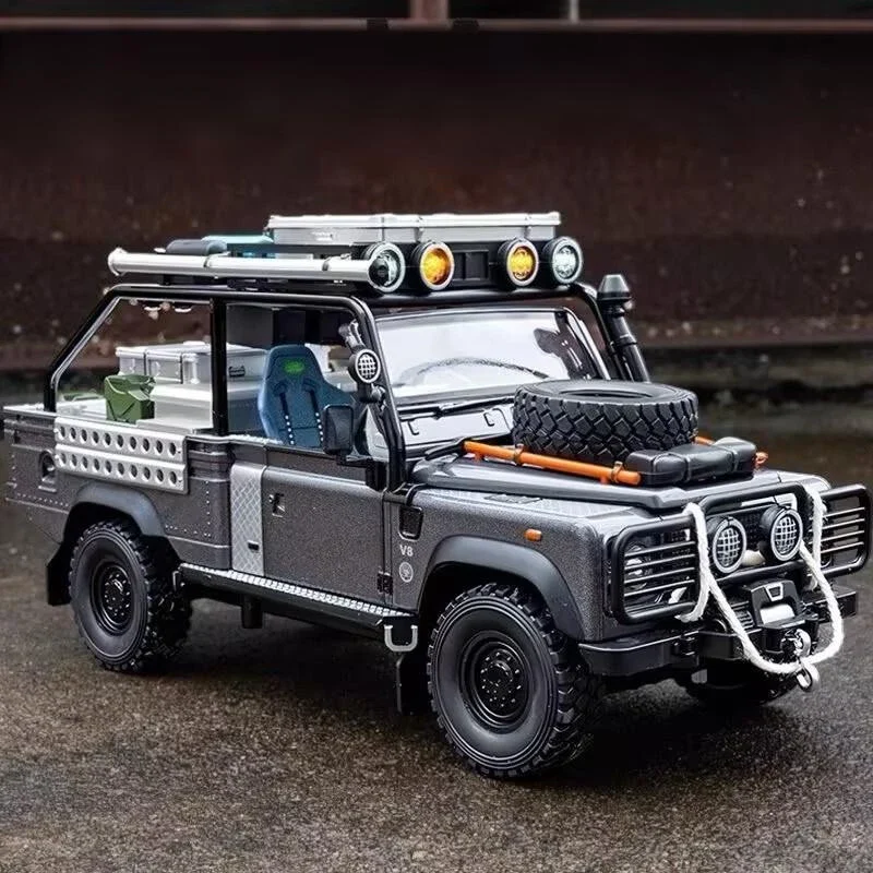 1:24 Diecast Land Rover Defender 110 Off-Road Model - Image 7