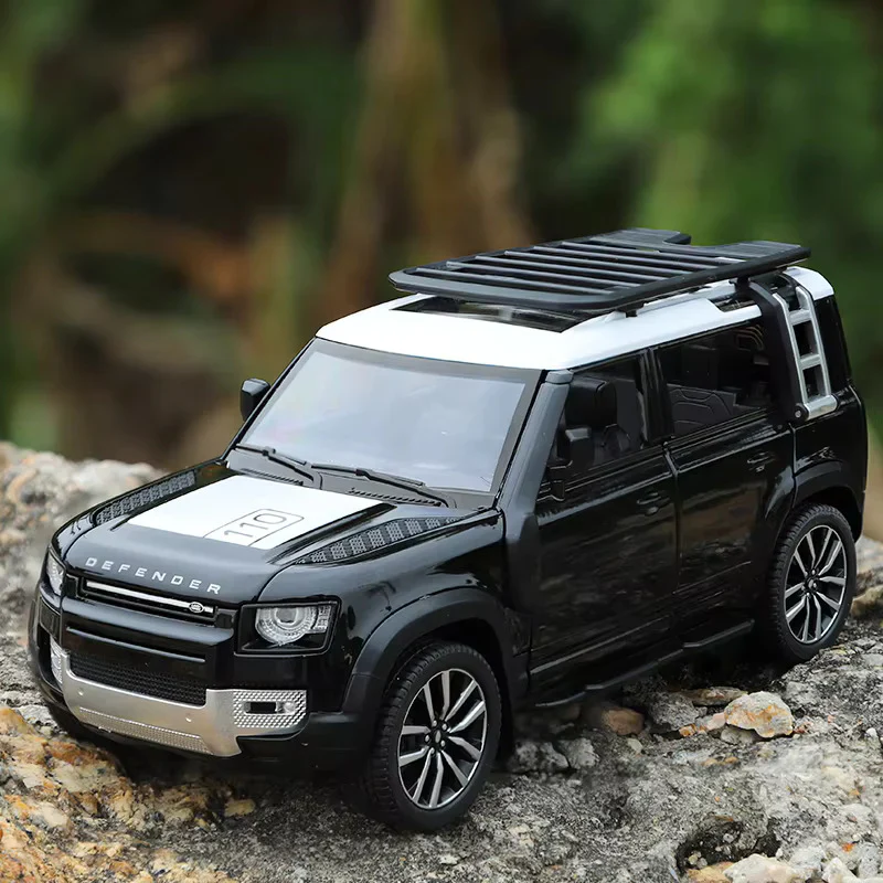 1:24 Diecast Land Rover Defender Model Car - Image 2