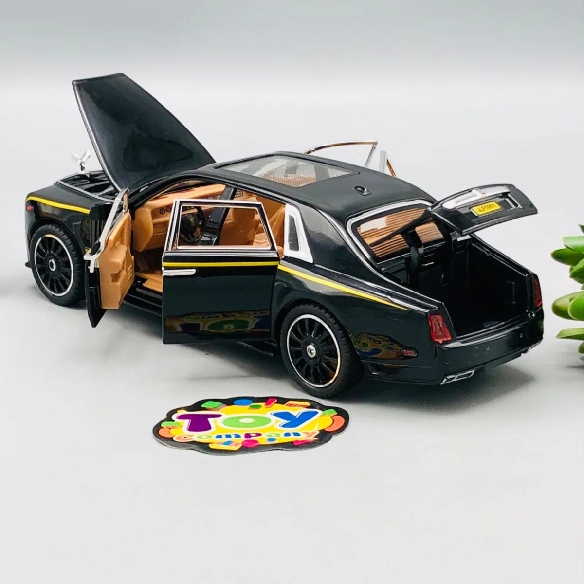 1:24 Diecast Rolls Royce Mansory Model Car - Image 6