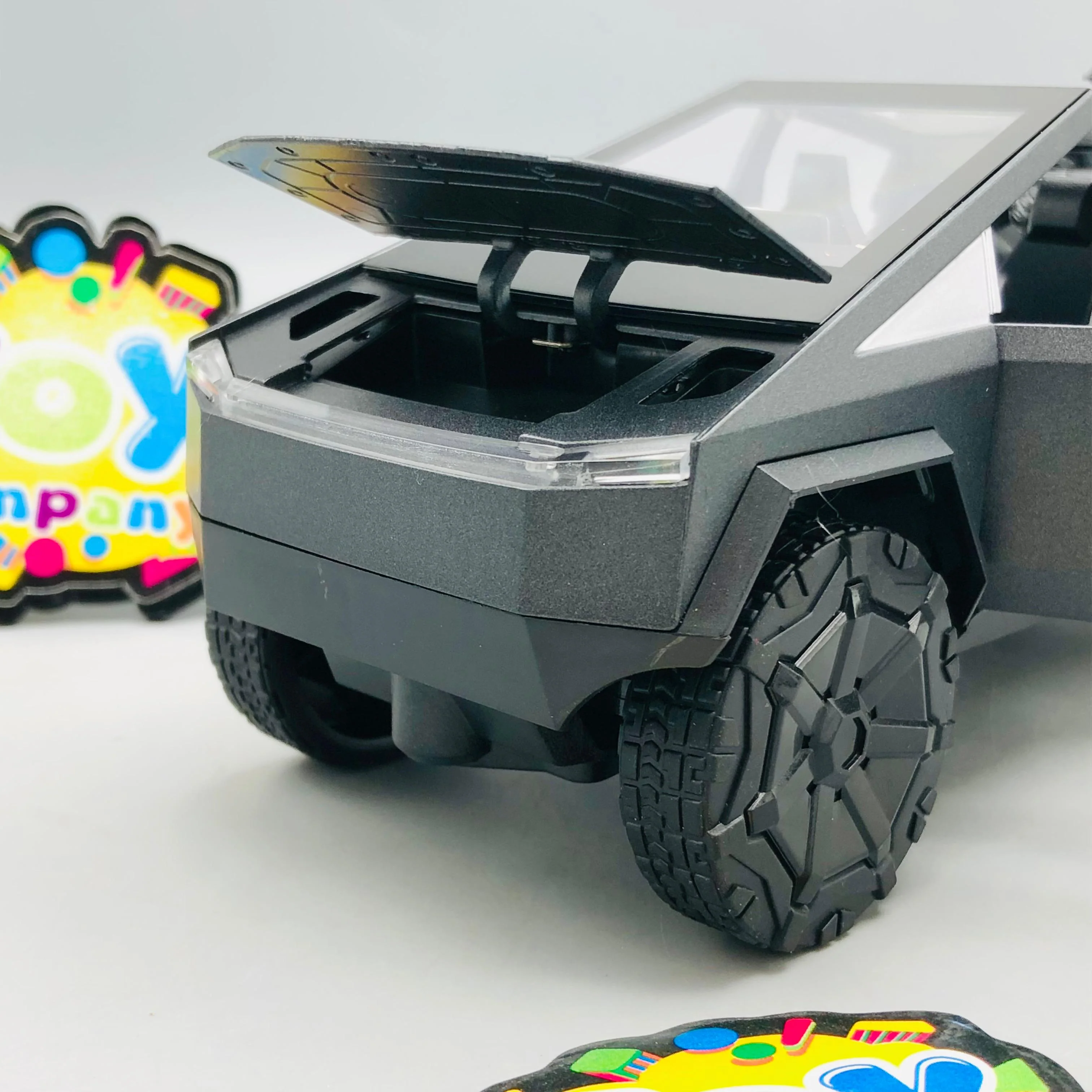1:24 RC Diecast Tesla Model With Quad Bike - Image 7