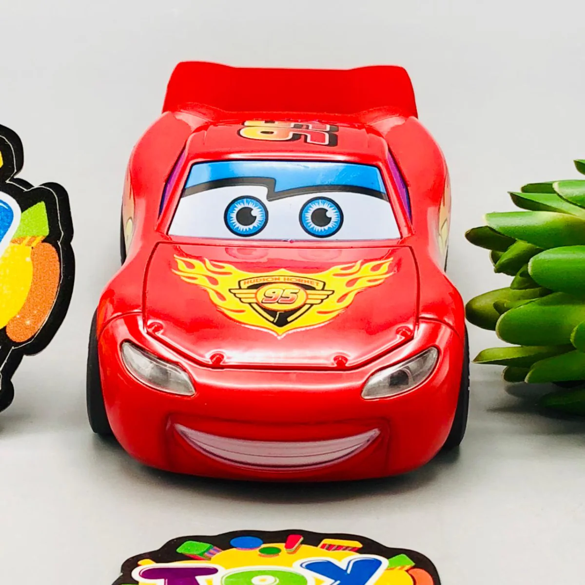 1:28 Diecast McQueen Model Car - Image 6
