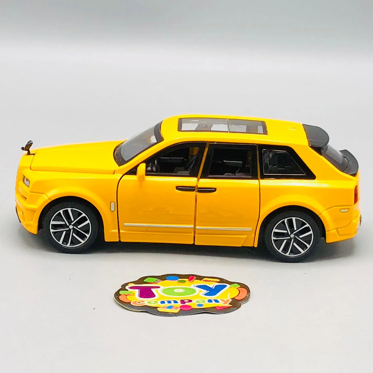 1:32 Diecast Cullinan SUV Model car - Image 11