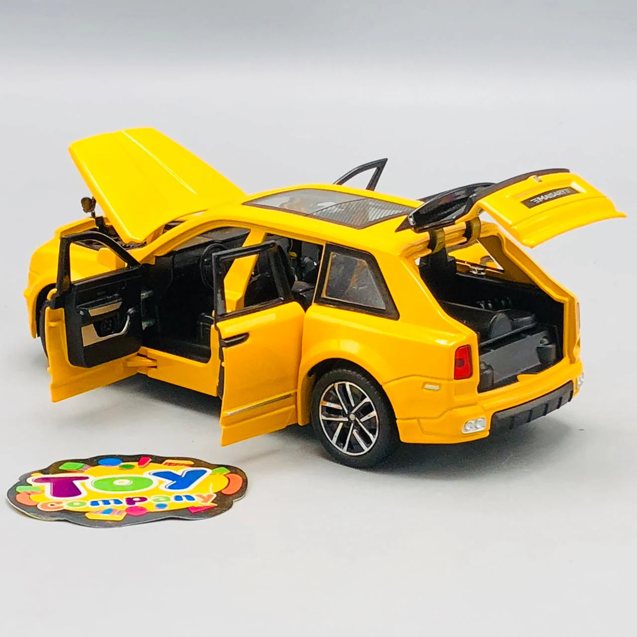 1:32 Diecast Cullinan SUV Model car - Image 3