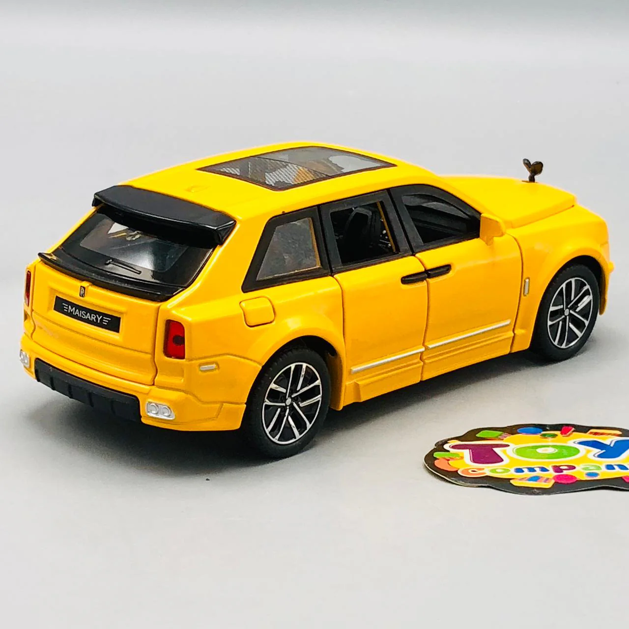 1:32 Diecast Cullinan SUV Model car - Image 4
