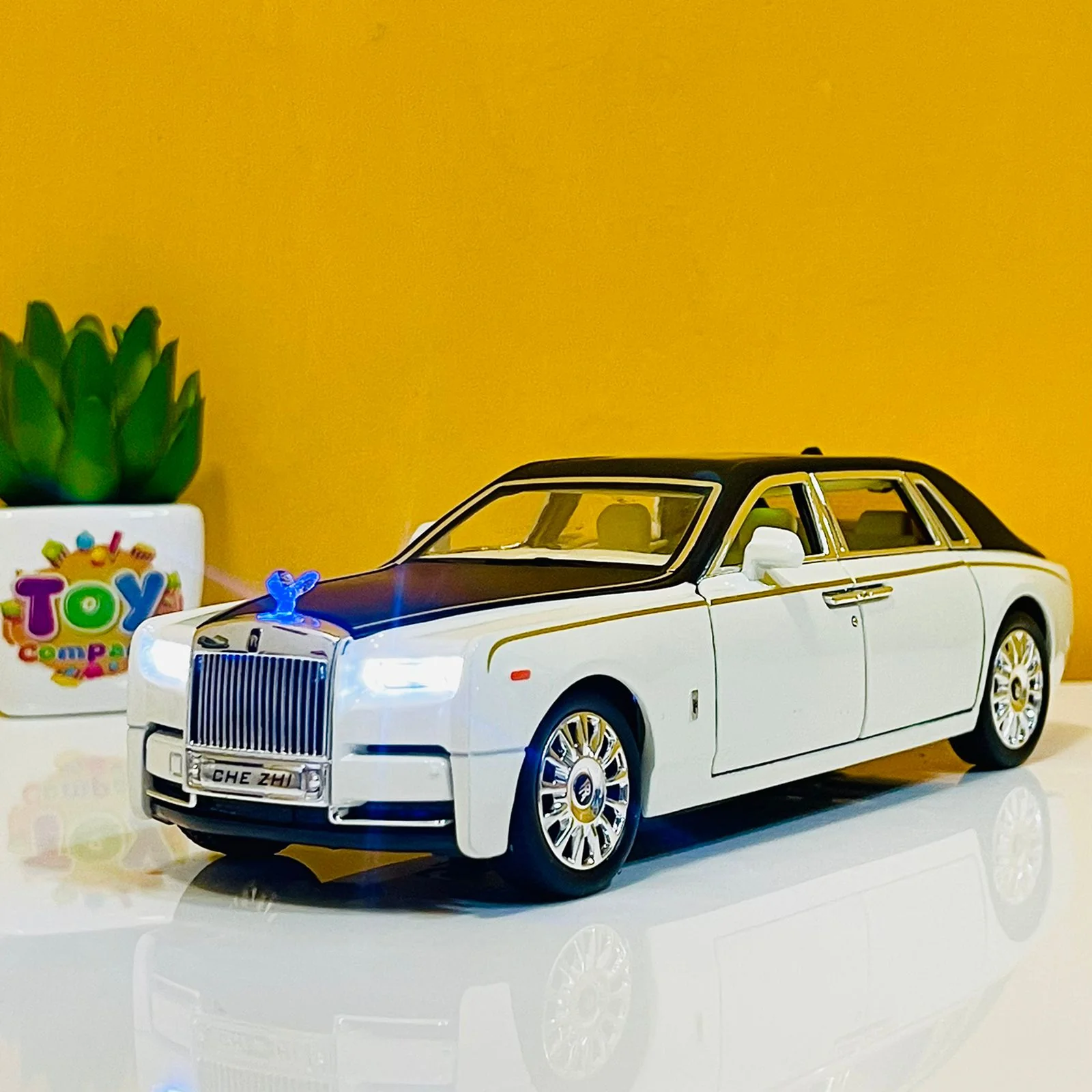 1:24 Scale Diecast Rolls Royce Phantom Mansory - Image 6