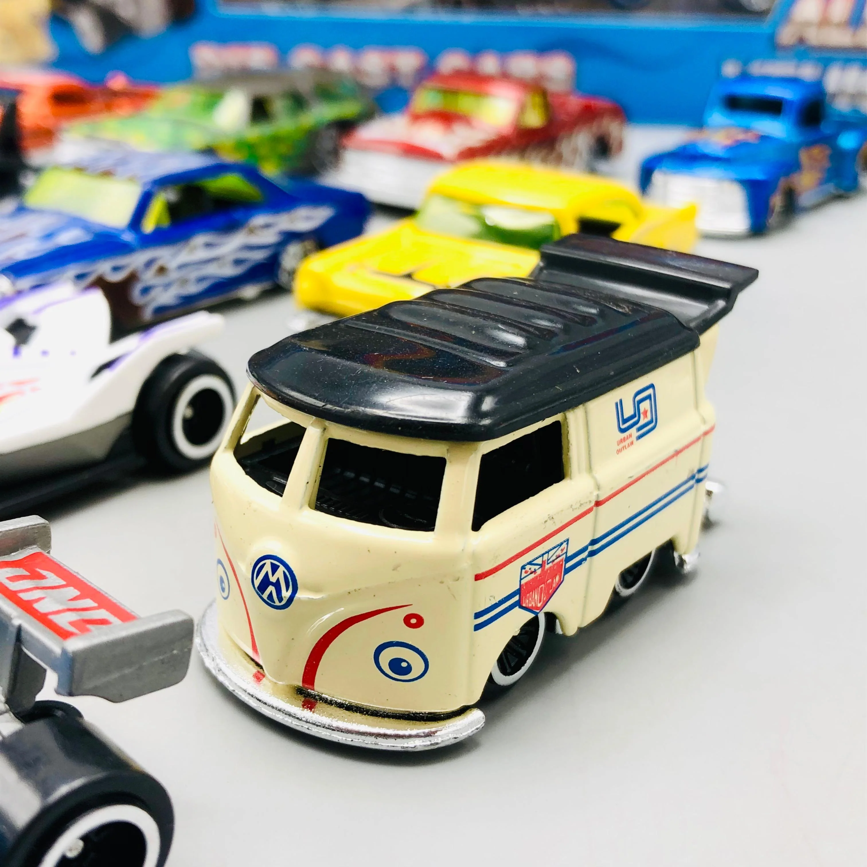 18Pcs Diecast Mini Inertial Cars Set - Image 6