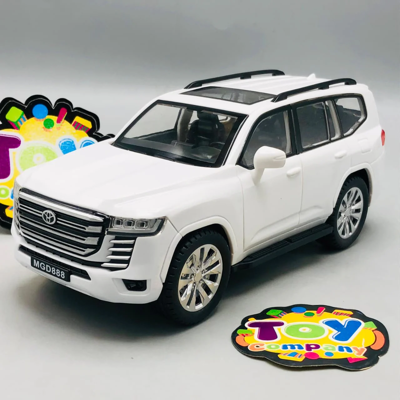 1Pc ABS Toyota Land Cruiser Model With Light & Sound - Image 2