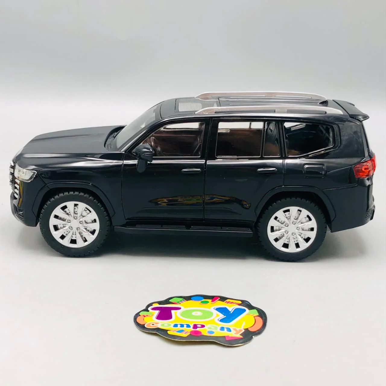1Pc ABS Toyota Land Cruiser Model With Light & Sound - Image 5