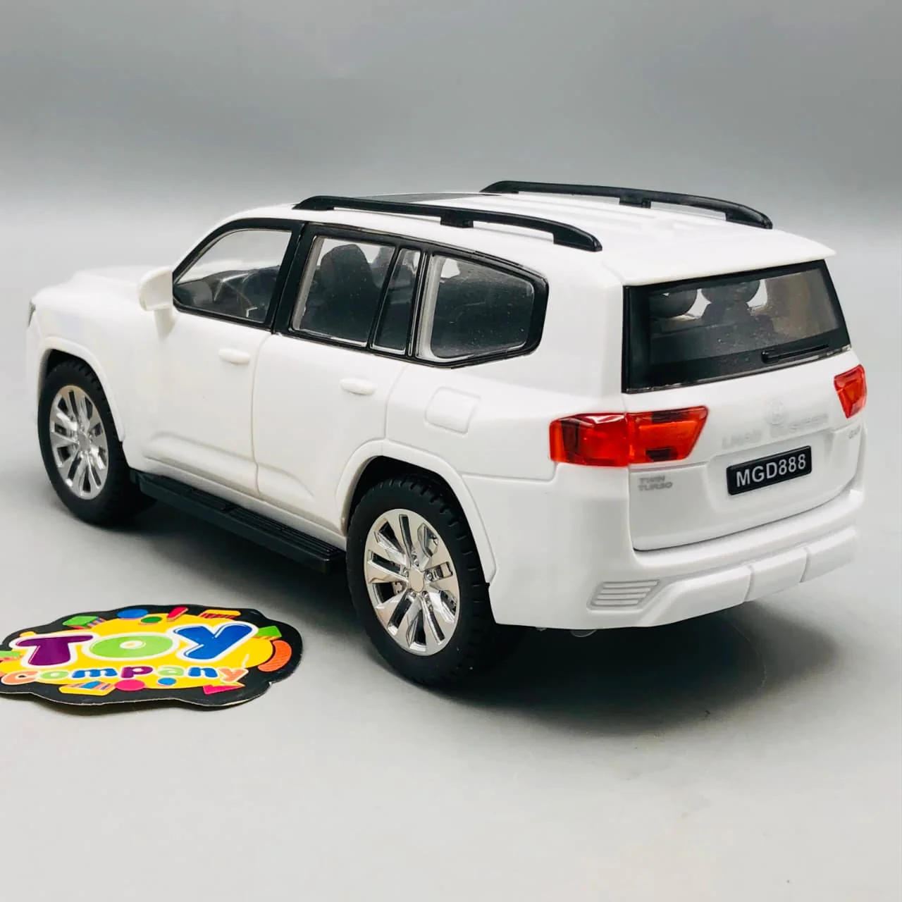 1Pc ABS Toyota Land Cruiser Model With Light & Sound - Image 9