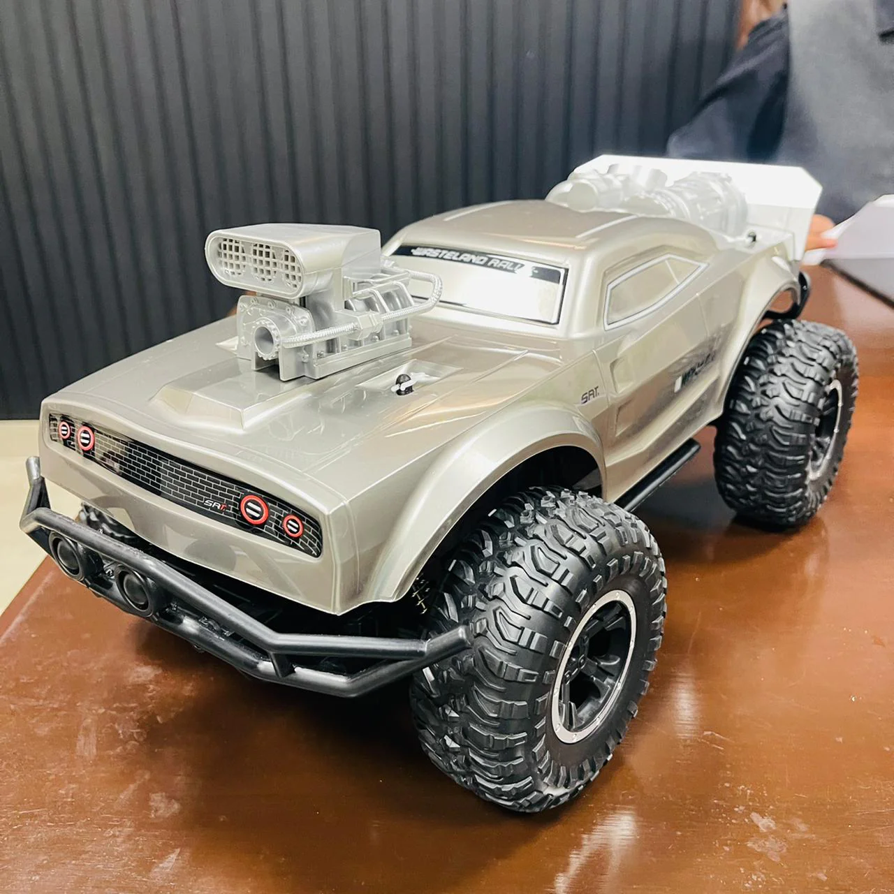 2.4GHz RC Dodge Off-Road Rock Crawler Truck - Image 3