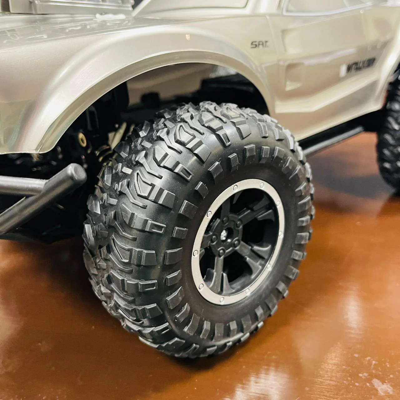 2.4GHz RC Dodge Off-Road Rock Crawler Truck - Image 8