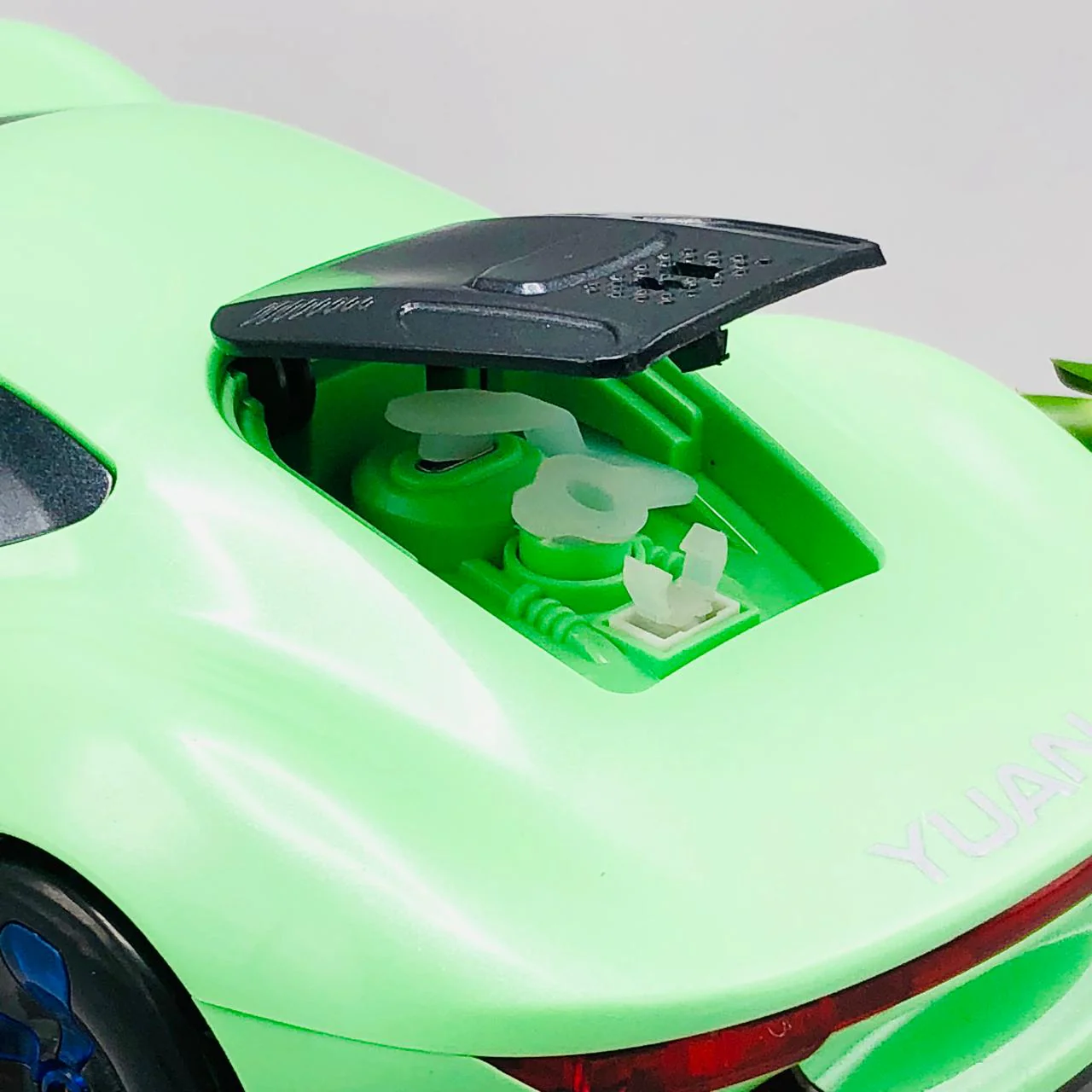 2.4GHz Watch & Remote Control Concept Spray Stunt Car - Image 9
