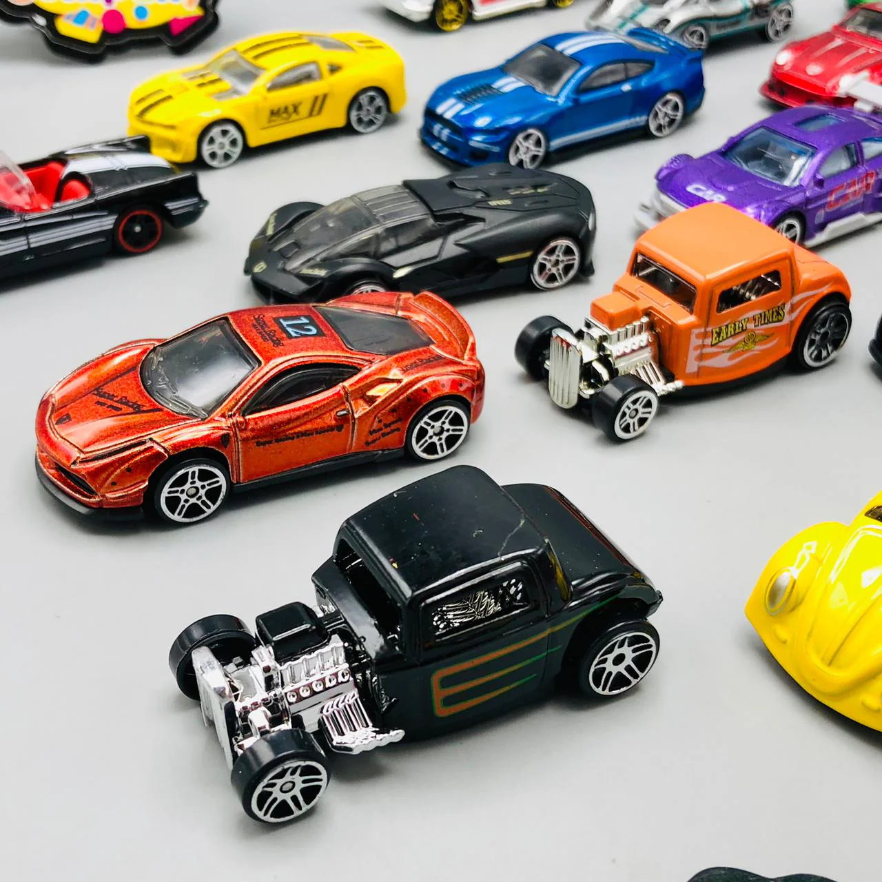 20Pcs Hot Wheels Diecast Mini Inertial Cars Set - Image 3