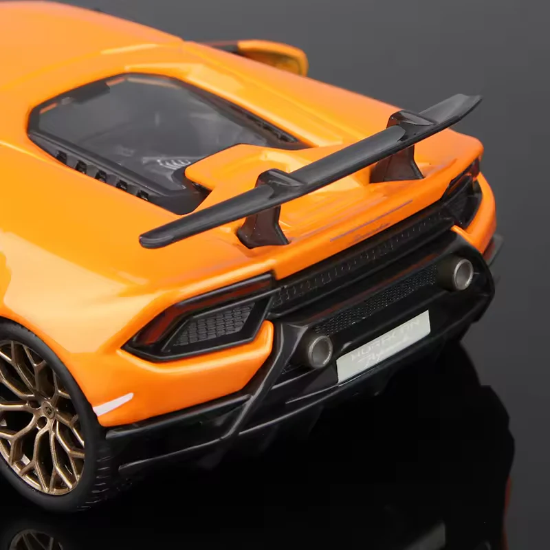 Bburago 1:24 Lamborghini Huracan Performante Model - Image 5