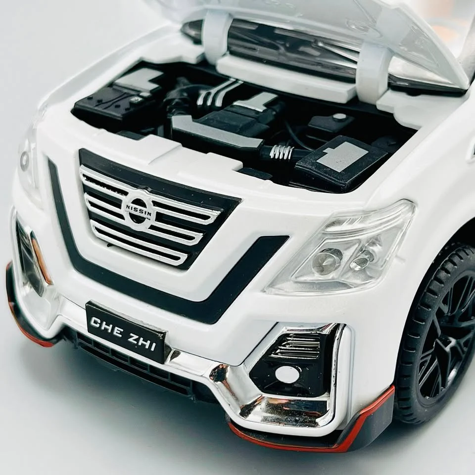 Diecast 1:24 Scale Nissan Patrol - Image 4