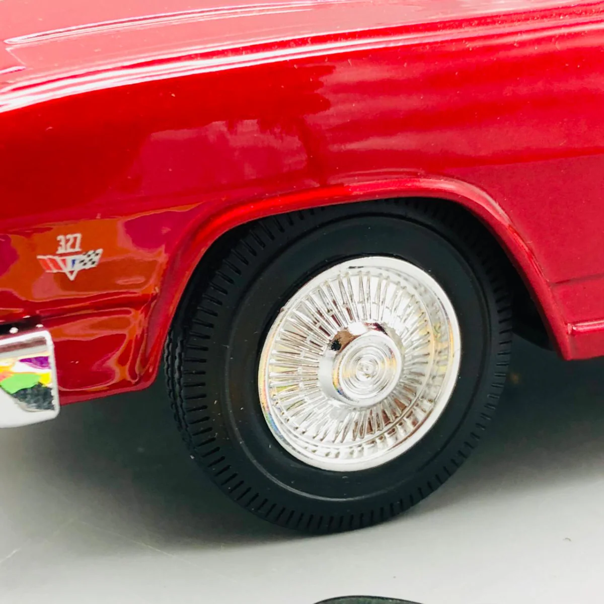 Maisto Diecast 1965 Classic Chevrolet EL Camino - Image 7