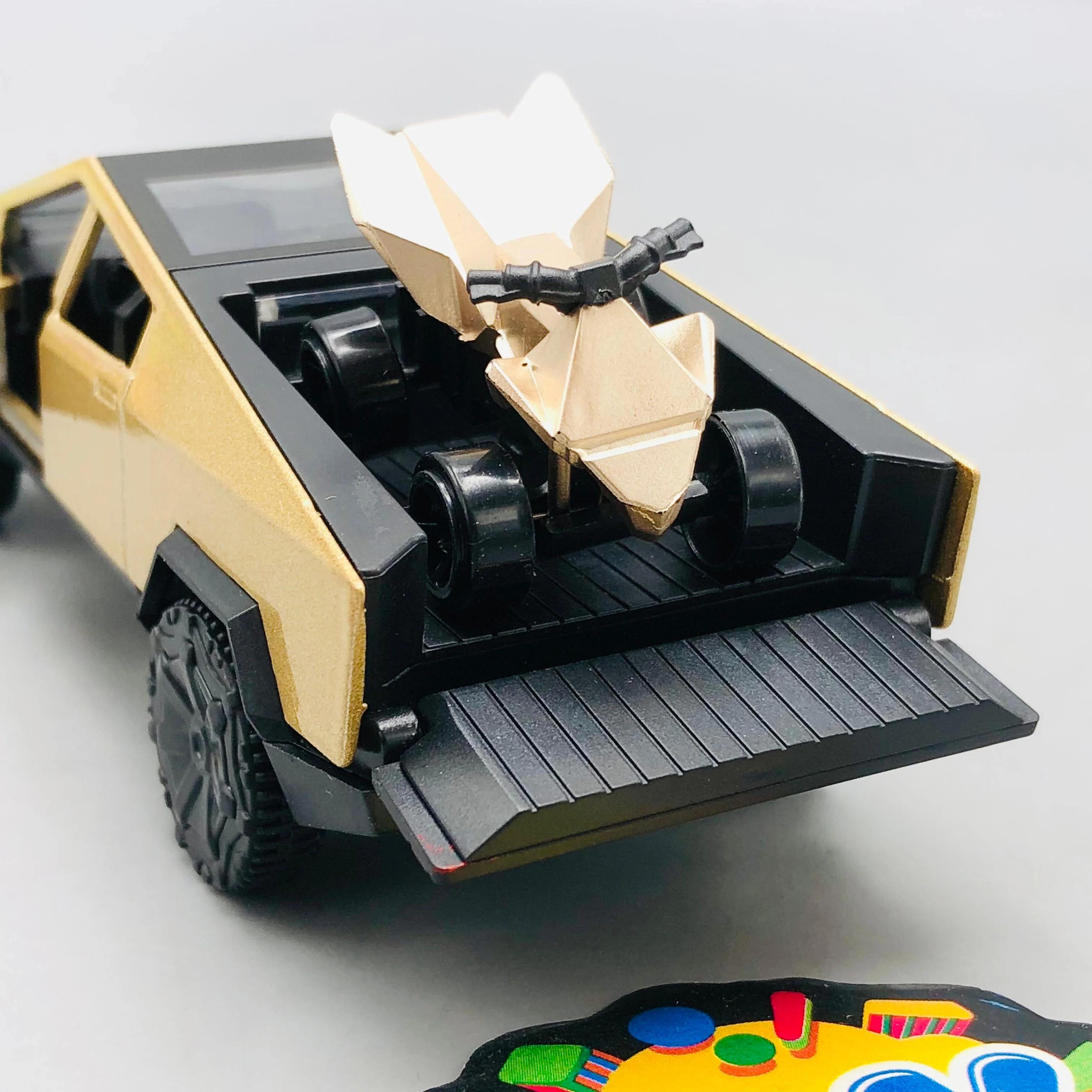 Mini Diecast Tesla Pickup Truck With Bike - 1Pc - Image 7