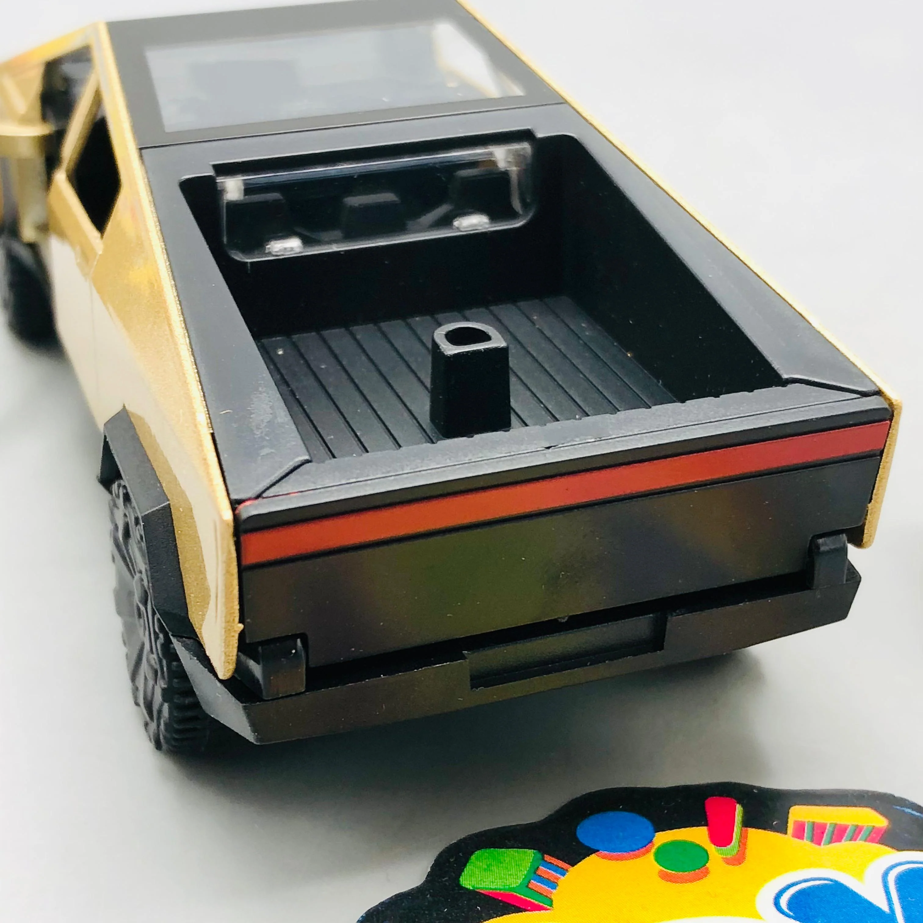Mini Diecast Tesla Pickup Truck With Bike - 1Pc - Image 9