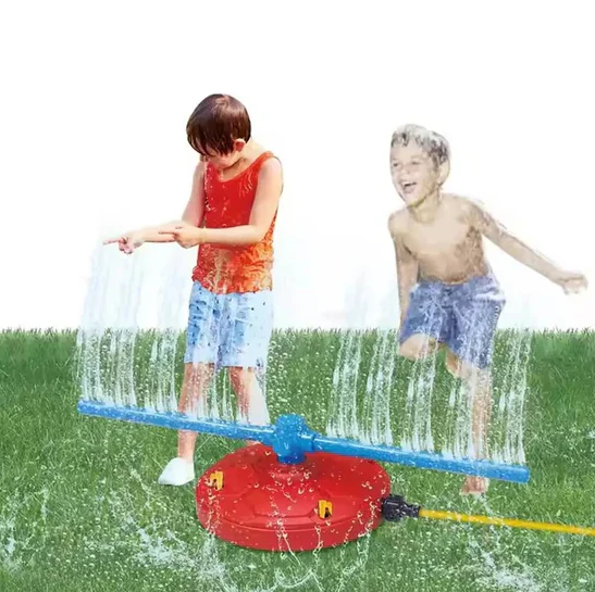 Rotating Water Spray Summer Toy - Image 3